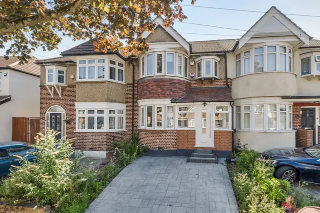 Waverley Road, Harrow, HA2, photo 1