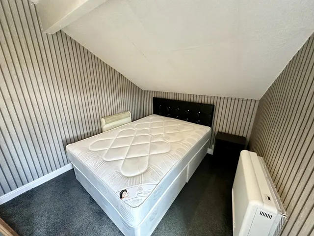 Temple Crescent, LEEDS, photo 1