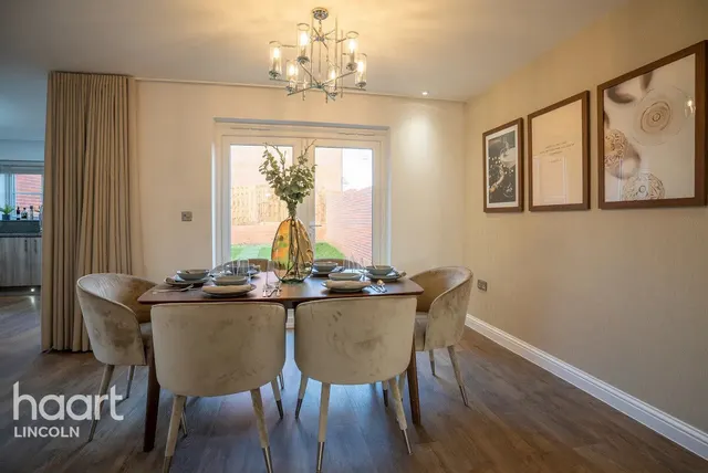 Lawrence Road, Wittering, PE8, photo 3