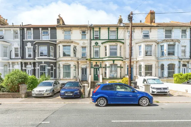 Elphinstone Road, Hastings, photo 1