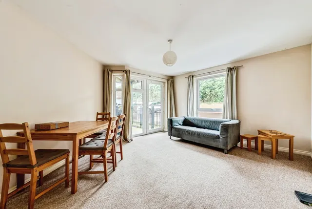 Photo 3 — Celsus Grove, Swindon, Wiltshire, SN1