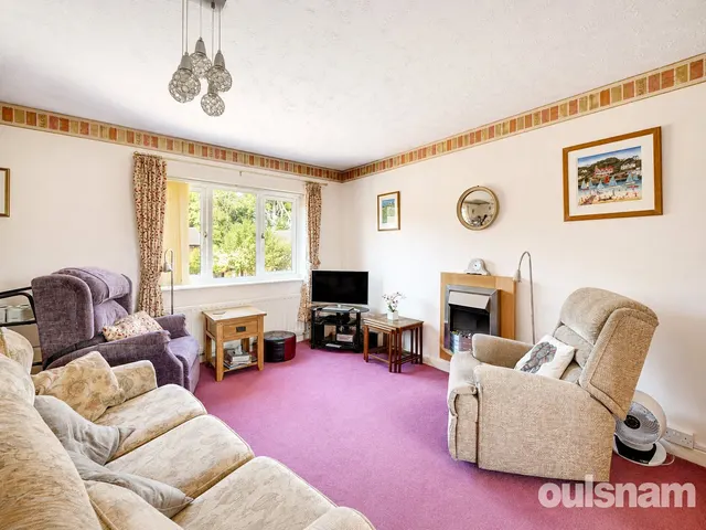 Photo 2 — St. Georges Crescent, Droitwich, Worcestershire, WR9 8HJ