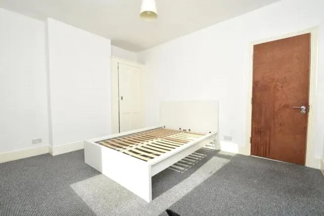 Bramble Road, Southsea, PO4, photo 3