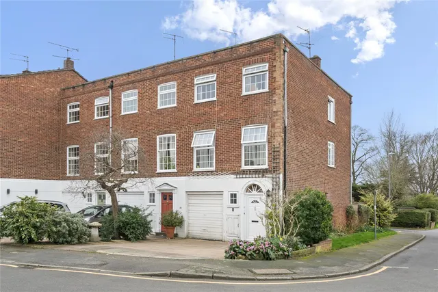 Blenheim Gardens, Kingston upon Thames, KT2, photo 1