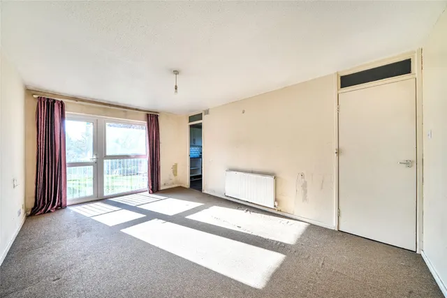 Photo 2 — Avenue Road, Wallington, SM6 9QF
