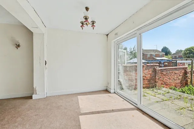 Photo 3 — Kingsley Road, Northampton