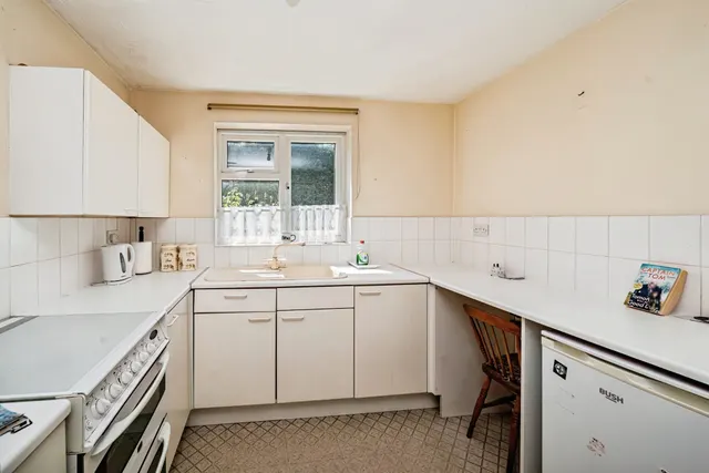 Portland Close, Slough, SL2, photo 2