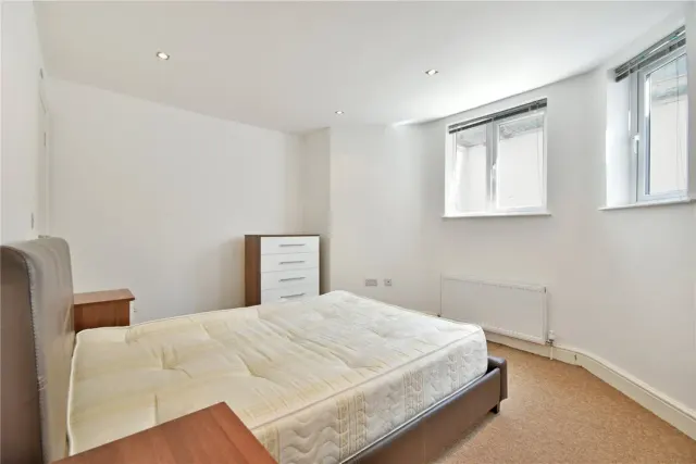 Photo 2 — Minster Road, Cricklewood, London, NW2