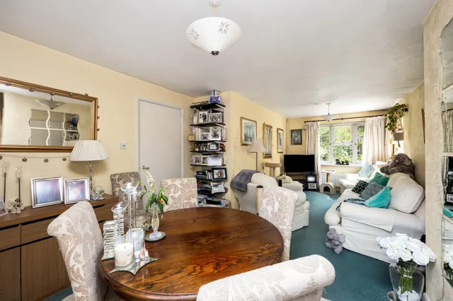 Burchetts Close, Haywards Heath, RH16, photo 3