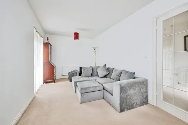 Brooker Avenue, Peterborough, PE4, photo 3