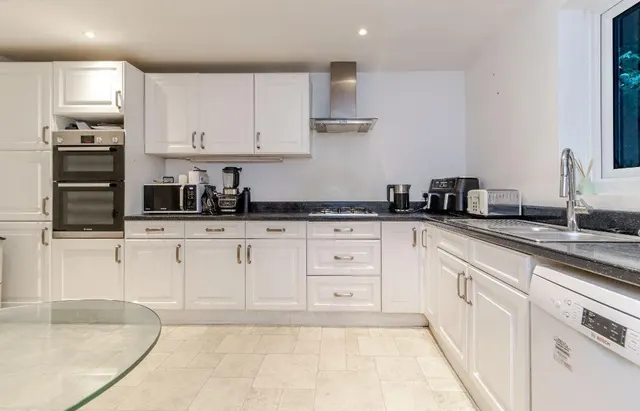 Westhall Park, Warlingham, photo 2