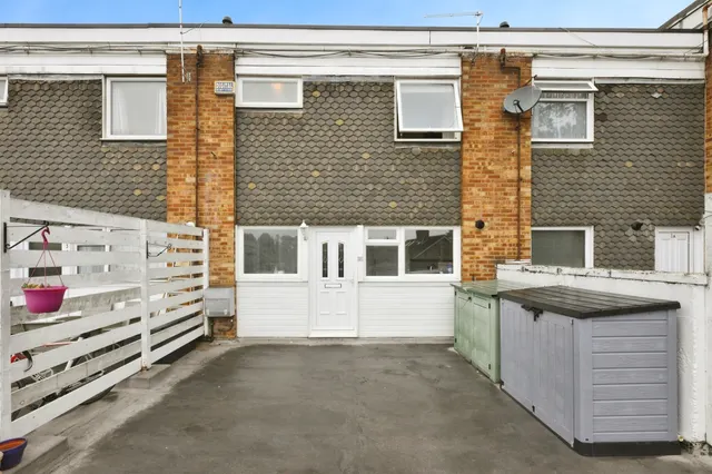 The Precinct, Broxbourne, photo 1