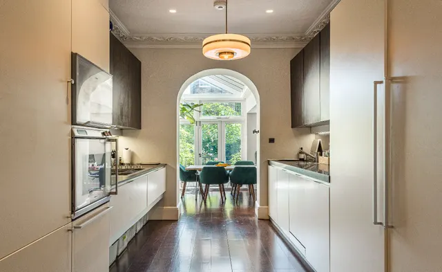 Hereford Road, London, W2, photo 2