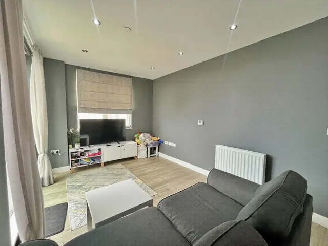 3 bedroom flat, Gayton Road, Harrow, HA1