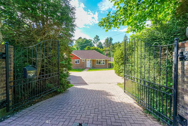 Beauharrow Road, St. Leonards-On-Sea, photo 1