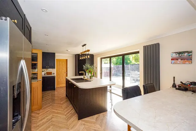 Beauharrow Road, St. Leonards-On-Sea, photo 3