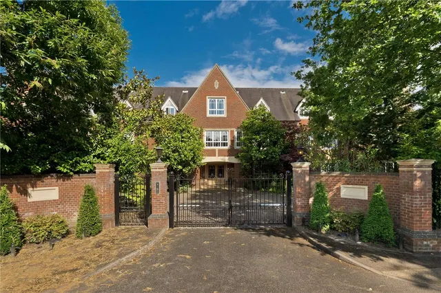 Ormonde Place, Old Avenue, Weybridge, Surrey, KT13 0PE, photo 1