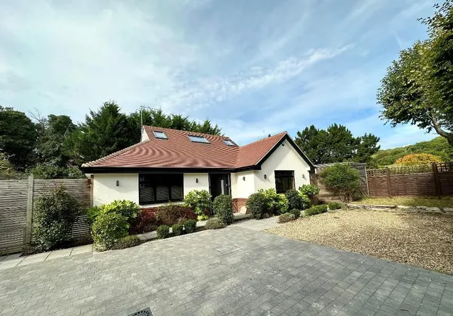 Elmfield Way, Sanderstead, photo 2