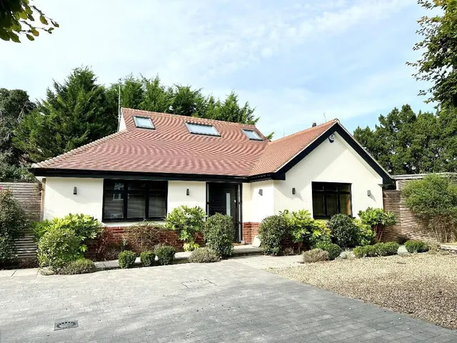 Elmfield Way, Sanderstead, photo 1