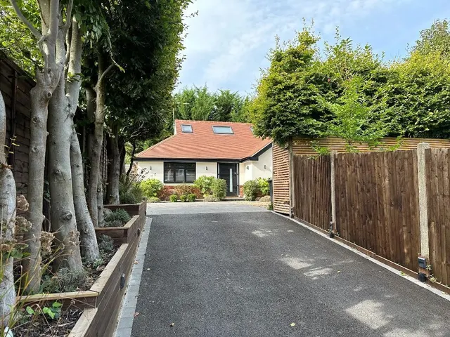 Elmfield Way, Sanderstead, photo 3