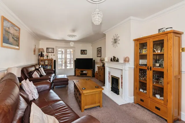 Photo 2 — Bader Way, Rainham, RM13