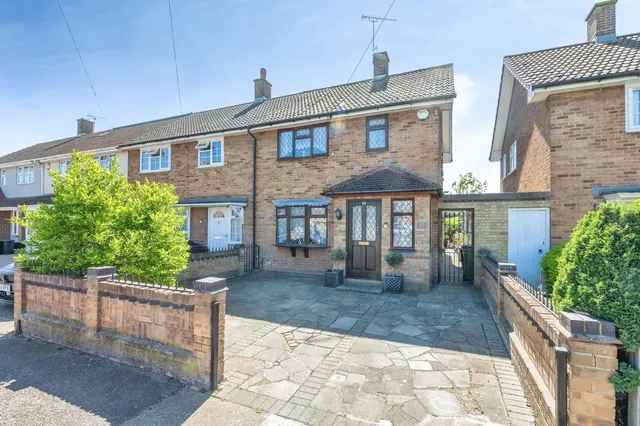 Bader Way, Rainham, RM13, photo 1