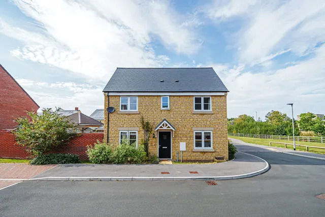 Babington Close, Bowerhill, Melksham, photo 1