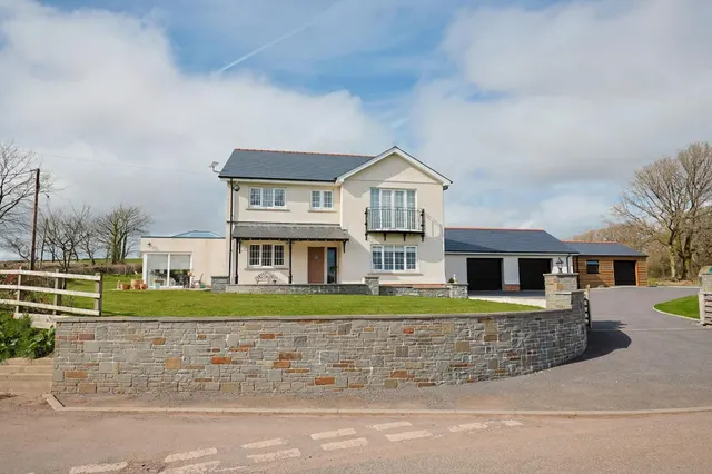 Pedrheol, Llanddarog, SA32, photo 1