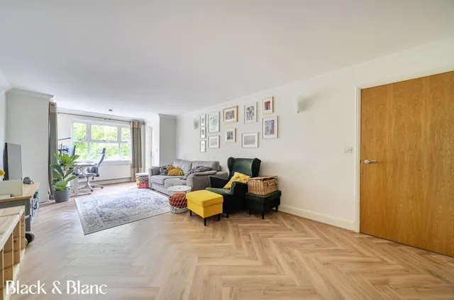 Photo 2 — The Avenue, Beckenham, BR3