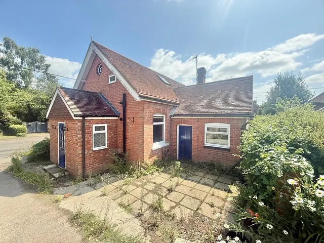 Main Street, Peasmarsh, TN31, photo 1