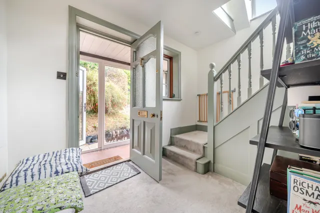Photo 2 — Woodlands Lane, HASLEMERE, GU27