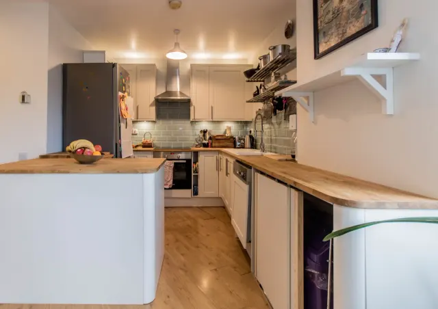 Campbell Road, London, E3, photo 2