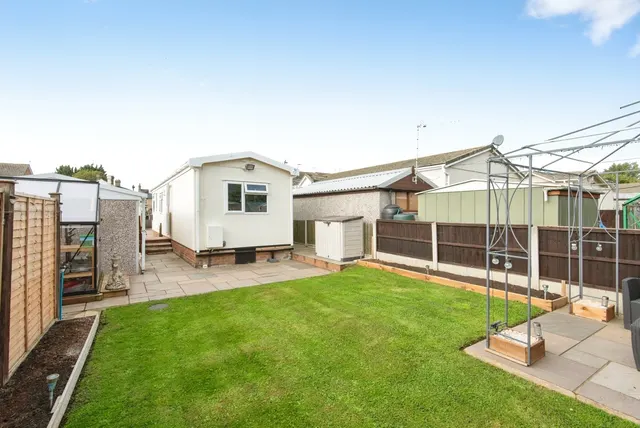 Long Close, Lower Stondon, SG16, photo 3