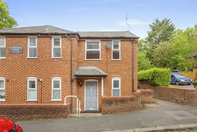 Pinions Road, High Wycombe, HP13, photo 1