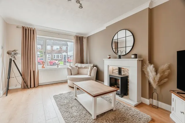 Photo 2 — Talbot Drive, Briercliffe, Burnley, Lancashire, BB10