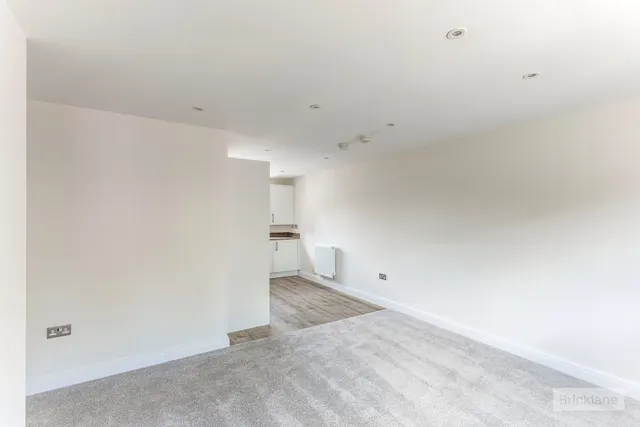 Photo 3 — Meadow House Drive, COVENTRY