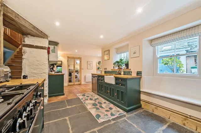 Photo 2 — 25 St Stephens Hill, Launceston, Cornwall, PL15 8HP