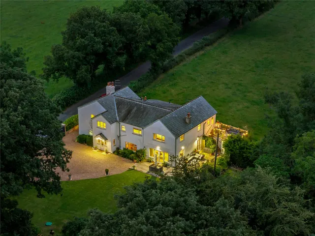 Commons Lane, Balderstone, photo 1