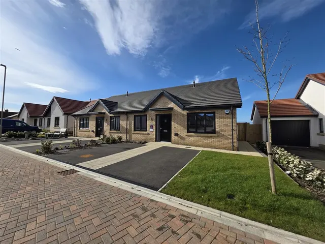 Heather Pastures, Scarborough, North Yorkshire YO11 3YH, photo 1
