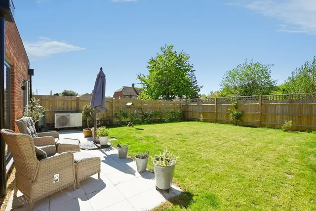 Farriers Field, Easebourne, GU29, photo 3