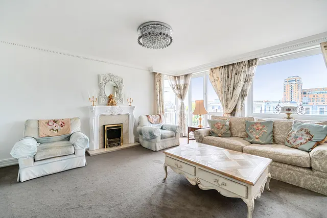 Photo 2 — 63 Campbell Court, 1-7 Queens Gate Gardens, London