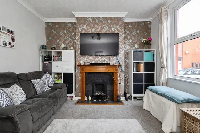 Churchill Street, Stockport, SK4, photo 2