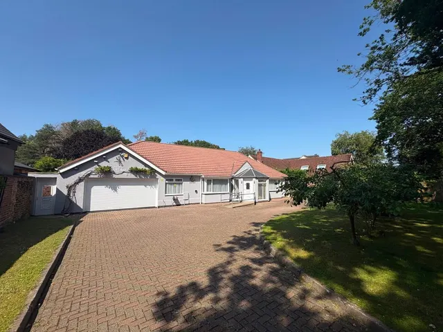 Manor Road, North Wootton, King's Lynn, photo 1