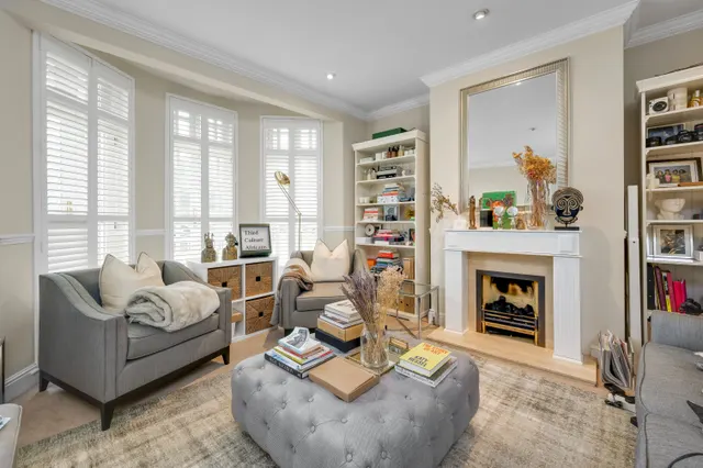 Photo 2 — Lakeside Grange, Weybridge, Surrey, KT13