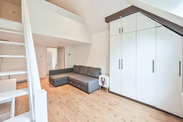 London, NW6, photo 3
