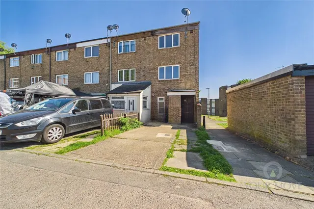 Nethermead Court, Lings, NN3, photo 1