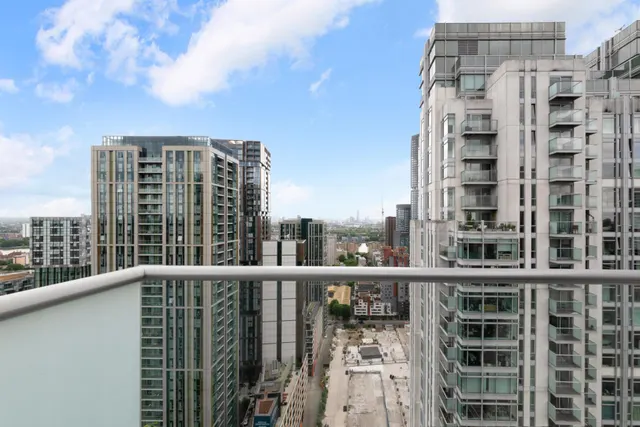 Pan Peninsula Square, Canary Wharf, E14, photo 3