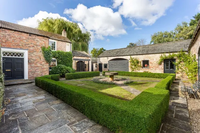 Photo 3 — Rossmoor Lodge, Melbourne, York, East Yorkshire, YO42 4SZ