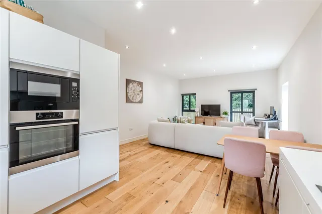 Low Lane, Horsforth, LS18, photo 2