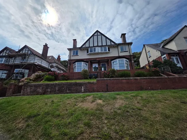 13 Park Avenue, Scarborough YO12 4AG, photo 1